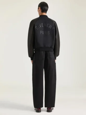 Blouson i blandede materialer med Givenchy Paris-broderi Blouson i blandede materialer med Givenchy Paris-broderi