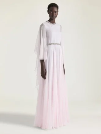 draperet aftenkjole i chiffon med krystaller og kappe