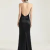Halterkjole i crepe og satin Halterkjole i crepe og satin