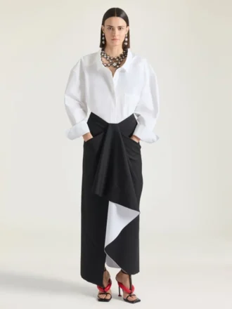 Indpakket midi-nederdel i lamineret uld og mohair Indpakket midi-nederdel i lamineret uld og mohair