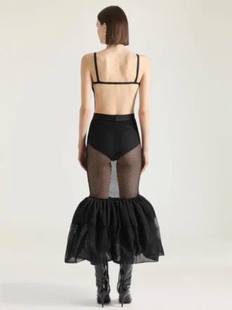 kjole med rynket ryg i mesh 2 330x440 - Kjole med rynket ryg i mesh