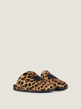 Label flade mule-sko i pony-effekt læder med leopardmønster