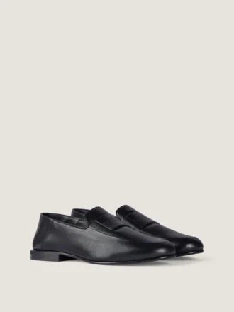 Label-loafers i skinnende læder