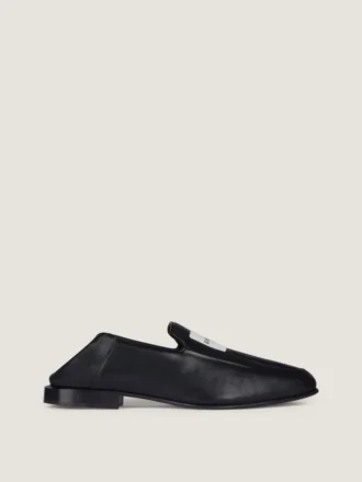 Label-loafers i skinnende læder