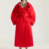 Lang cocoon-frakke i satin Lang cocoon-frakke i satin