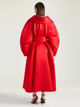 Lang cocoon-frakke i satin Lang cocoon-frakke i satin