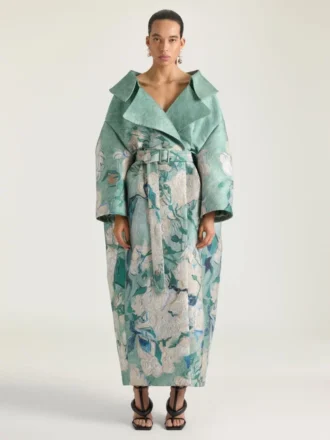 Lang frakke med slidser i jacquard med rosemønster