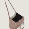 Lille facetteret totebag i kornet læder Lille facetteret totebag i kornet læder
