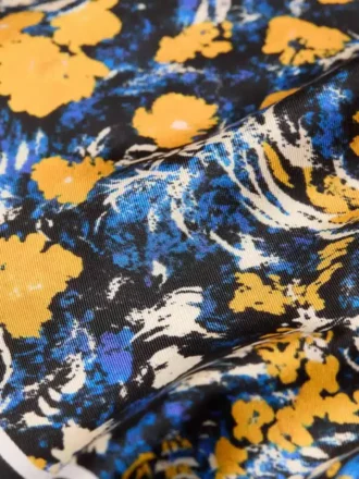 Losange i silke med blomsterprint Losange i silke med blomsterprint