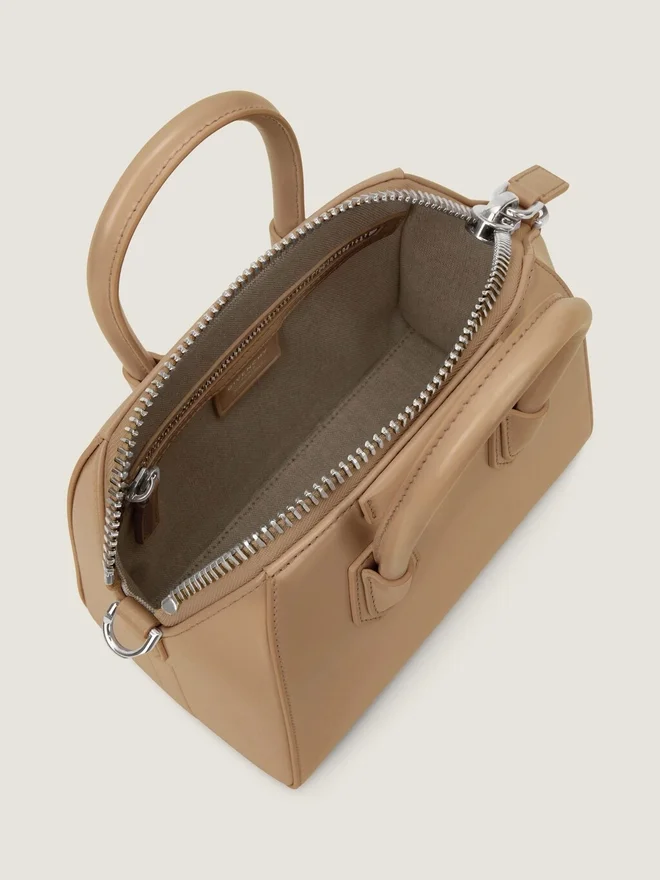 Mini Antigona Bag i Box-læder Mini Antigona Bag i Box-læder