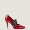Pumps med skåret firkantet Givenchy-bånd i laklæder