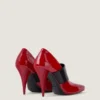 Pumps med skåret firkantet Givenchy-bånd i laklæder