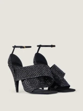 Sandaler med firkantet hæl i satin med strass