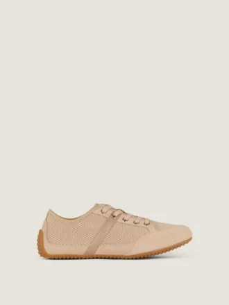 Slanke sneakers i mesh og ruskind Slanke sneakers i mesh og ruskind