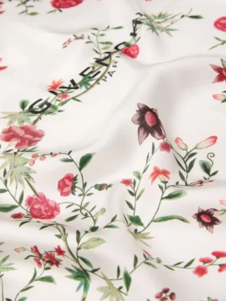Tørklæde i silke med blomsterprint
